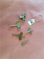 5-Antique Clock Wind up Keys