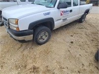 2007 Chevy K2500 Truck, 4 x4, Gas,  228,000