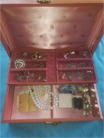 Jewelry box with jewelry.