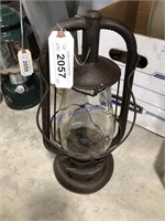 Kerosene lantern