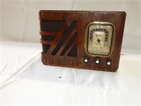 Philco wood case tube style vintage radio