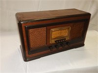 Silvertone tube style vintage radio