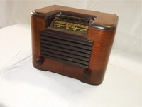 Crosley tube style vintage radio, wood case
