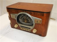 Zenith mdl 8S532 tube style vintage radio