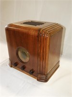 Sparton tube style wood case vintage radio