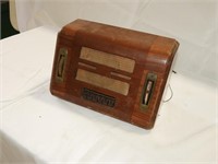 General Electric mdl GD-60 tube style radio