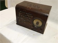 Stewart-Warner tube style wood case vintage radio