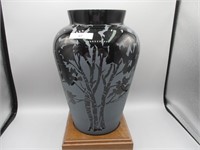 Pilgrim glass Cameo Kelsey Murphy 12" vase w/