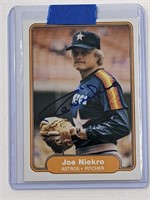 1982 Fleer Joe Niekro #221 Signed Card W/ COA