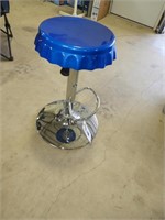 Adjustable height bottlecap stool