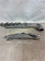 Offset wrench set and open end wrench set