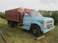 1969 Chevy C-50 single axle grain truck