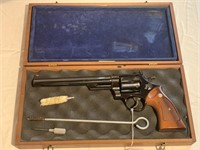 Smith & Wesson Model 29-2 .44mag 8 3/8" barrel