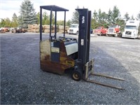 Yale Electric Order Picker Forklift - NON OPERABLE