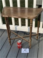 ACCENT HALF TABLE