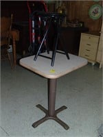 Pedestal table plus