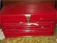 Red tool Box in Den