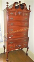 Chippendale style highboy, 20th century. Dimension
