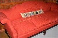 Chippendale style sofa, early 20th century. Dimens