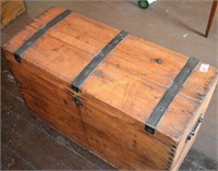 Wood trunk, 19th century. Dimensions: 19.5" high x