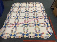 Nice vintage double wedding ring quilt (6ft x 7ft)