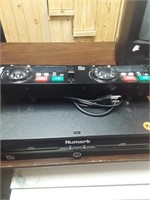 Nunmark dual disc player works with control