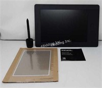 Wacom Intuos Pen Tablet + Graphic Programs- L