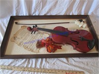 MOUNTED VIOLIN PICTURE