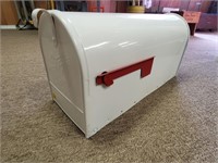 White US Mailbox, made by Gilbraltar Industries