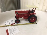 International 1066 Toy Tractor (no muffler)