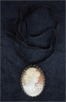 Antique Natural Shell Cameo Necklace / Brooch