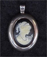 Sterling Silver Cameo Pendant / Brooch
