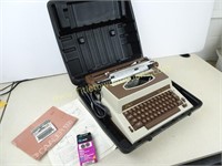 Royal Cavalier 1000 Electric Typewriter in Case