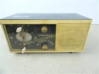 Vintage Admiral Clock Radio - Works but knobs