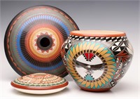 COLLECTION OF ARTIST SIGND NATIVE AMERICAN POTTERY