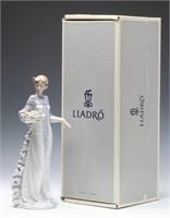 LLADRO PORCELAIN FIGURE 'WINTER LOVE' WITH BOX