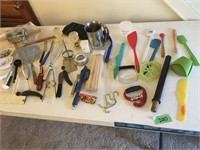 lg lot kitchen utensils