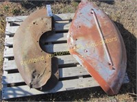 2 SETS TRACTOR FENDERS