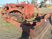 INTERNATIONAL TD14 CRAWLER W/ BUCYRUS BLADE