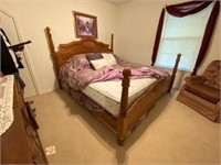 King Size Bed w. Mattress and Box Springs