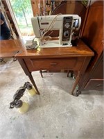 Dressmaker Zig Zag Deluxe Sewing Machine