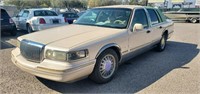 1996 Lincoln Town Car #660910