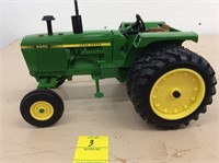 John Deere 4040