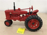 IH McCormick Farmall Super M-TA