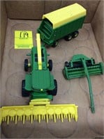 3 John Deere 1/64 scale farm toys