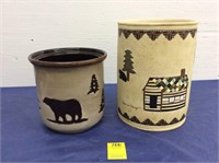 2 ceramic containers