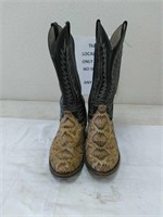 Cowtown size 9d snakeskin boots