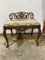 Upholstered seat vanity chair