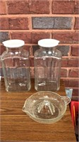 Glass juicer and 2 juice jugs