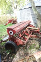 IH   16 ROW DOUBLE DISC DRILL